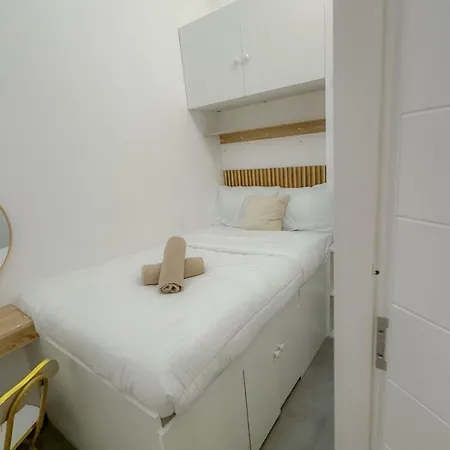 Hostel With Private Room Near Downtown Business Bay Dubai Exterior photo