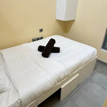 Hostel With Private Room Near Downtown Business Bay Dubai Exterior photo