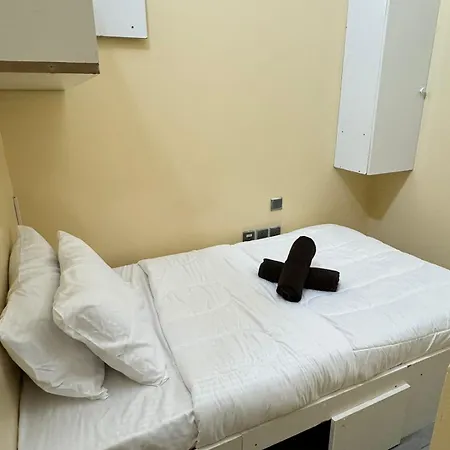 Hostel With Private Room Near Downtown Business Bay Dubai Exterior photo