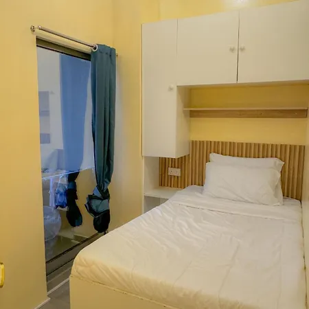 Hostel With Private Room Near Downtown Business Bay Dubai Exterior photo