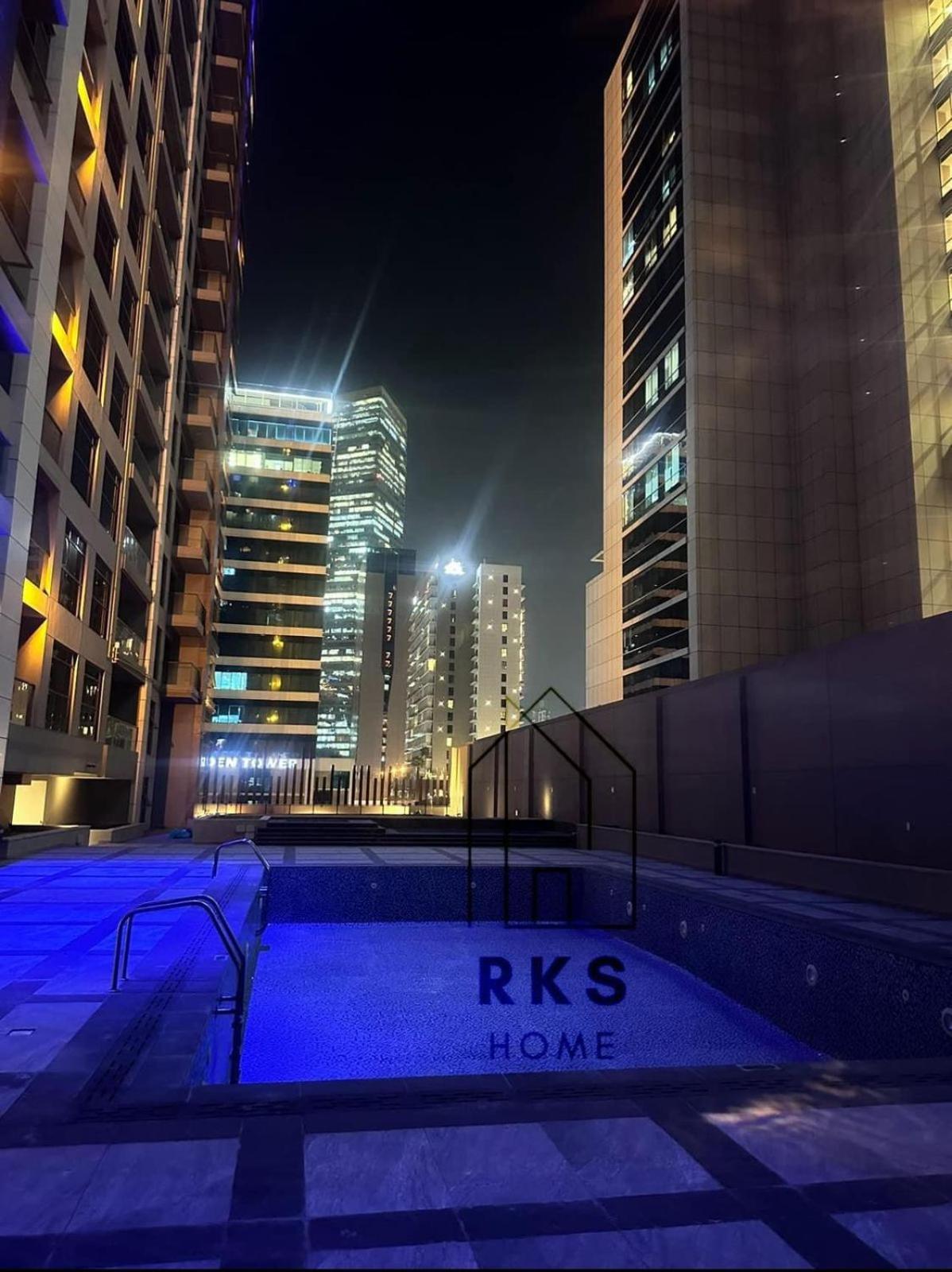 With Private Near Downtown Business Bay Homestay Dubai