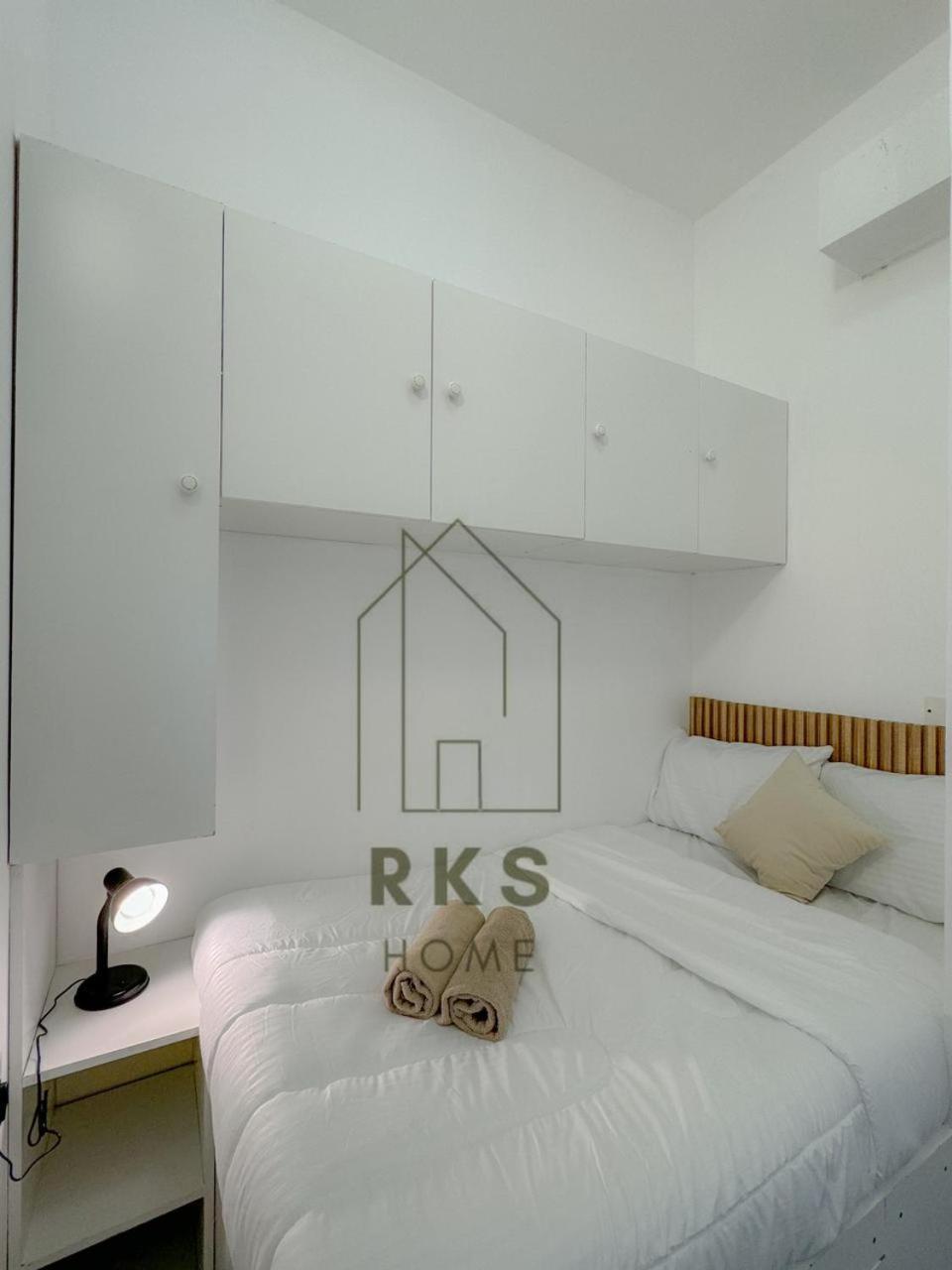 With Private Near Downtown Business Bay *